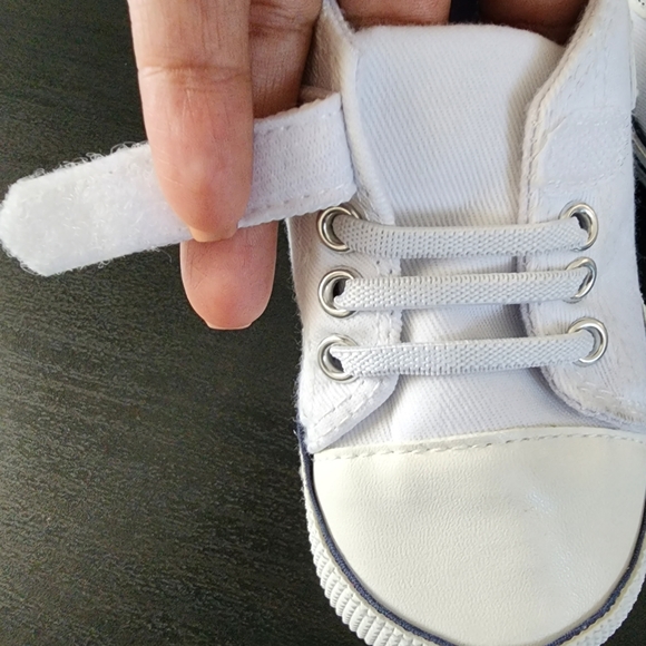 3/$12 ● Baby soft sole sneakers, size 3 infants - Picture 9 of 10